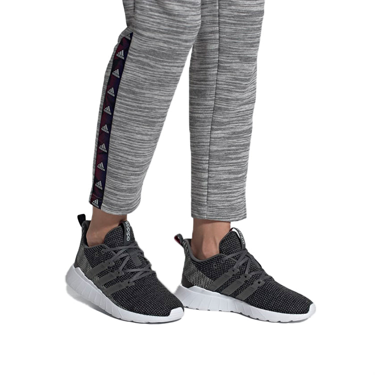 (WMNS) adidas neo Questar Flow 'Black Grey White' FW5100