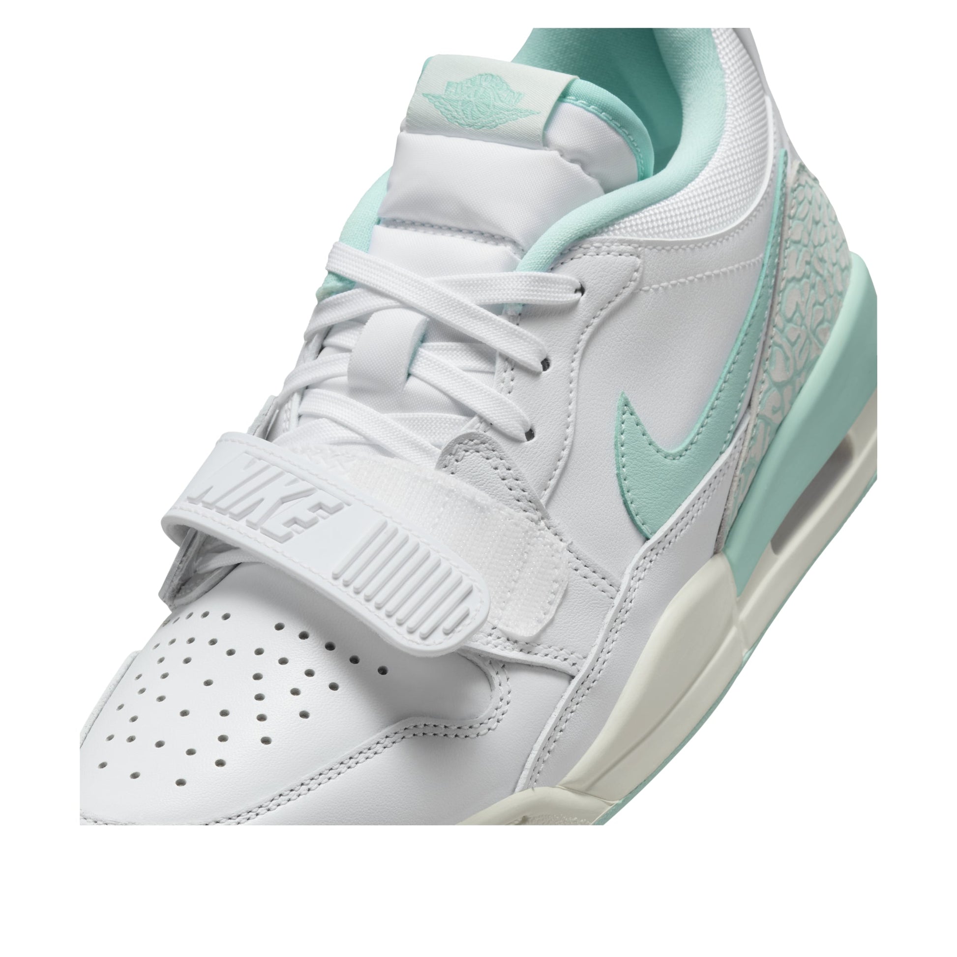 (WMNS) Air Jordan Legacy 312 Low 'White Light Dew' HJ9041-100