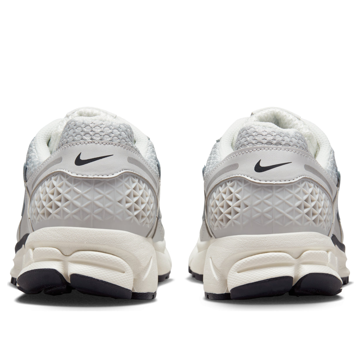 (WMNS) Nike Air Zoom Vomero 5 'Photon Dust Metallic Silver' FD0884-025