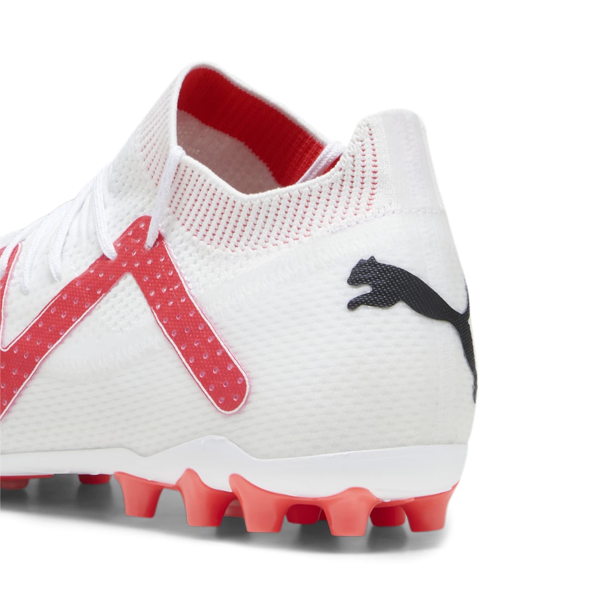 PUMA Future Ultimate MG 'White Black Fire Orchid' 107358-01