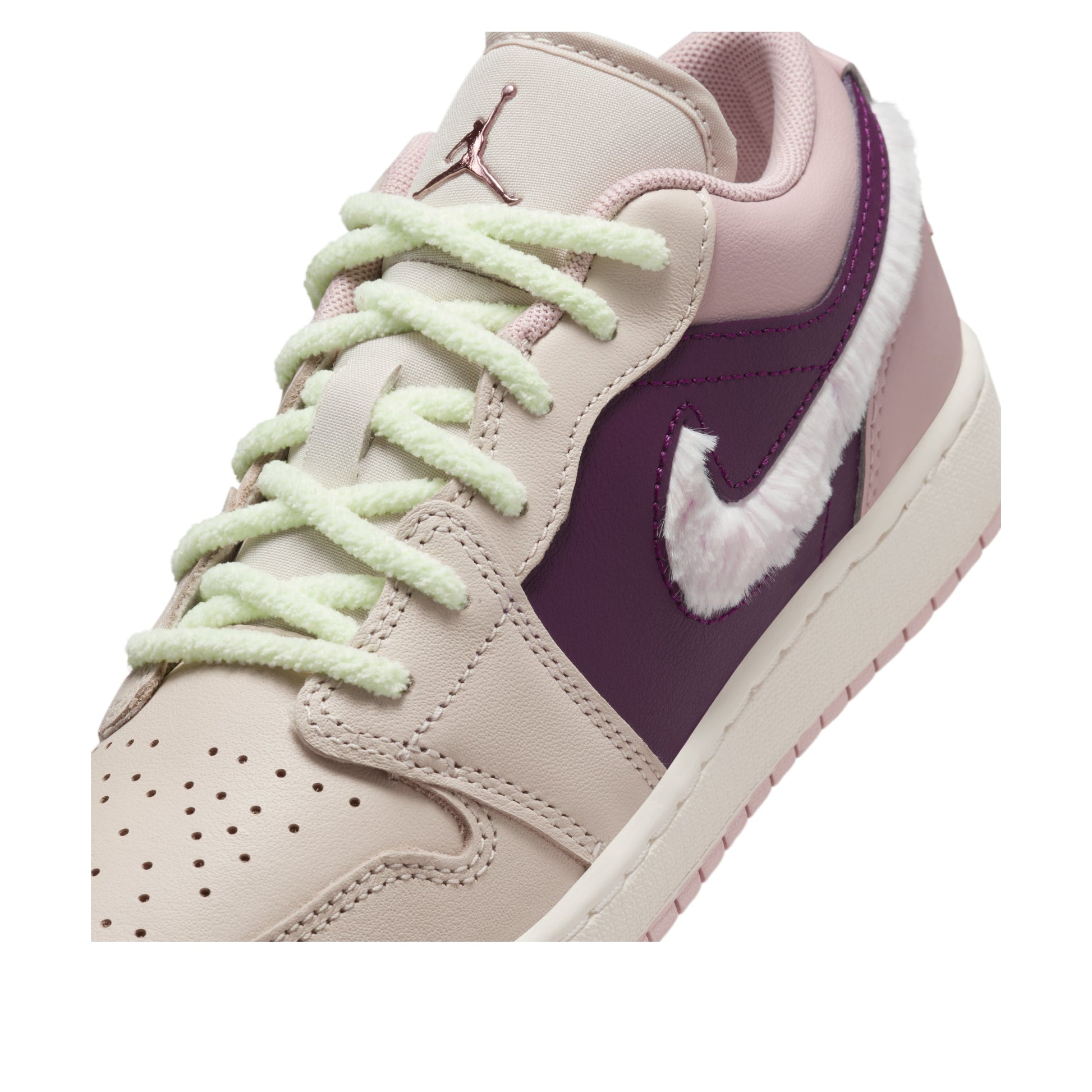 (GS) Air Jordan 1 Low SE 'Fur Swoosh' FZ3928-200