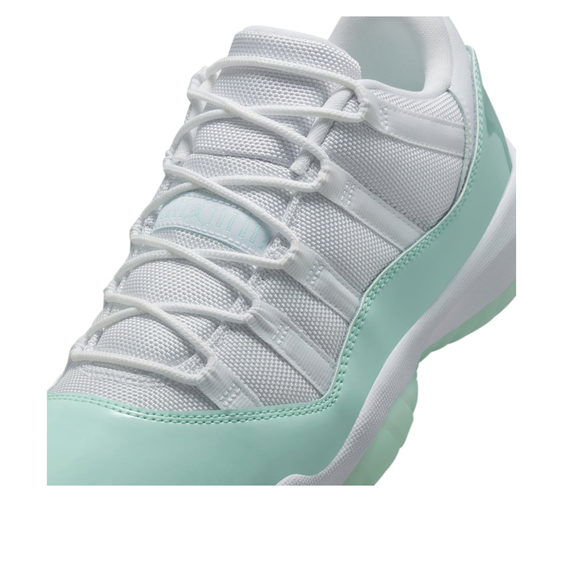 (WMNS) Air Jordan 11 Low 'Igloo' AH7860-103