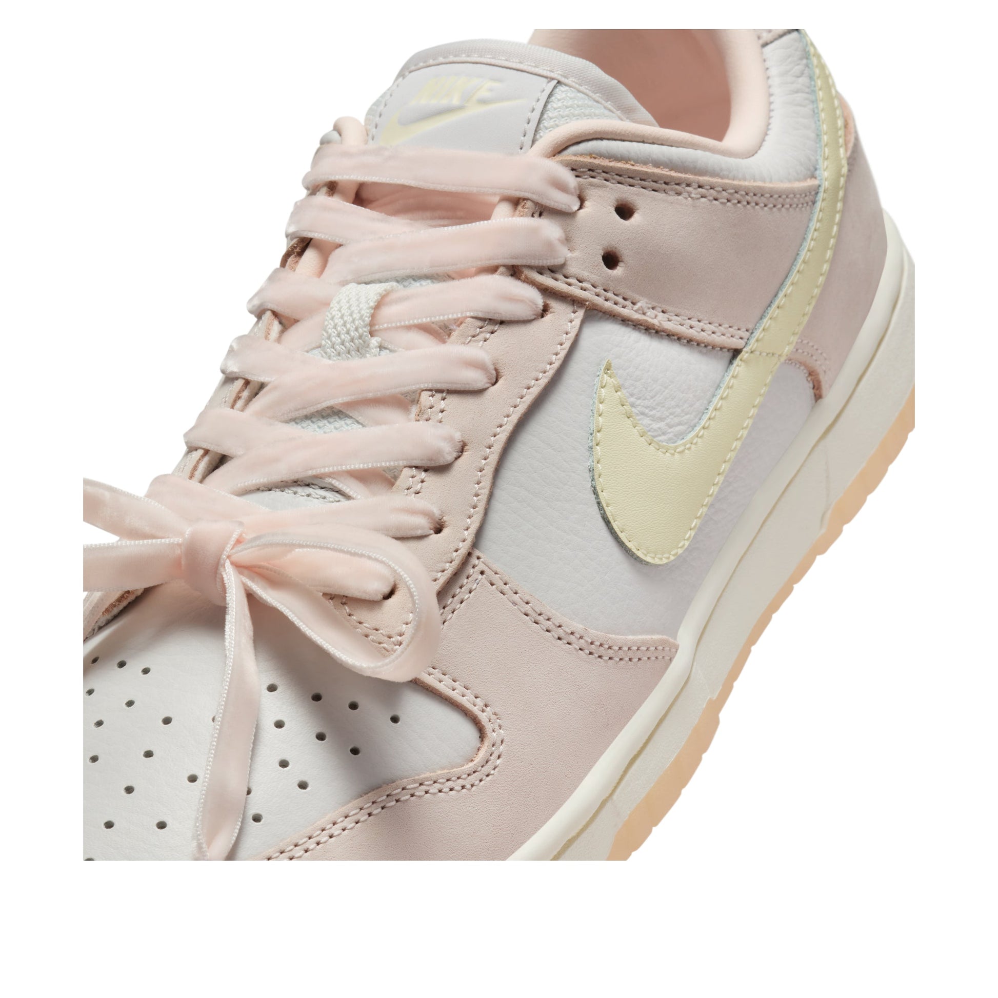 (WMNS) Nike Dunk Low 'Light Soft Pink' FB7910-601