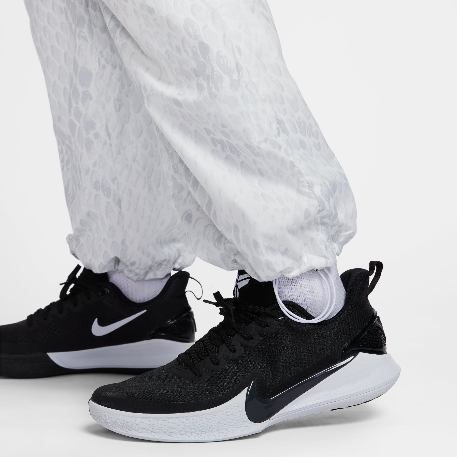 Nike Kobe Lightweight Woven Pants 'White Reflective Silver' IB2707-100