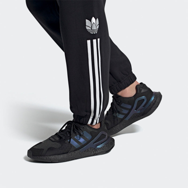 adidas originals Day Jogger FY3015