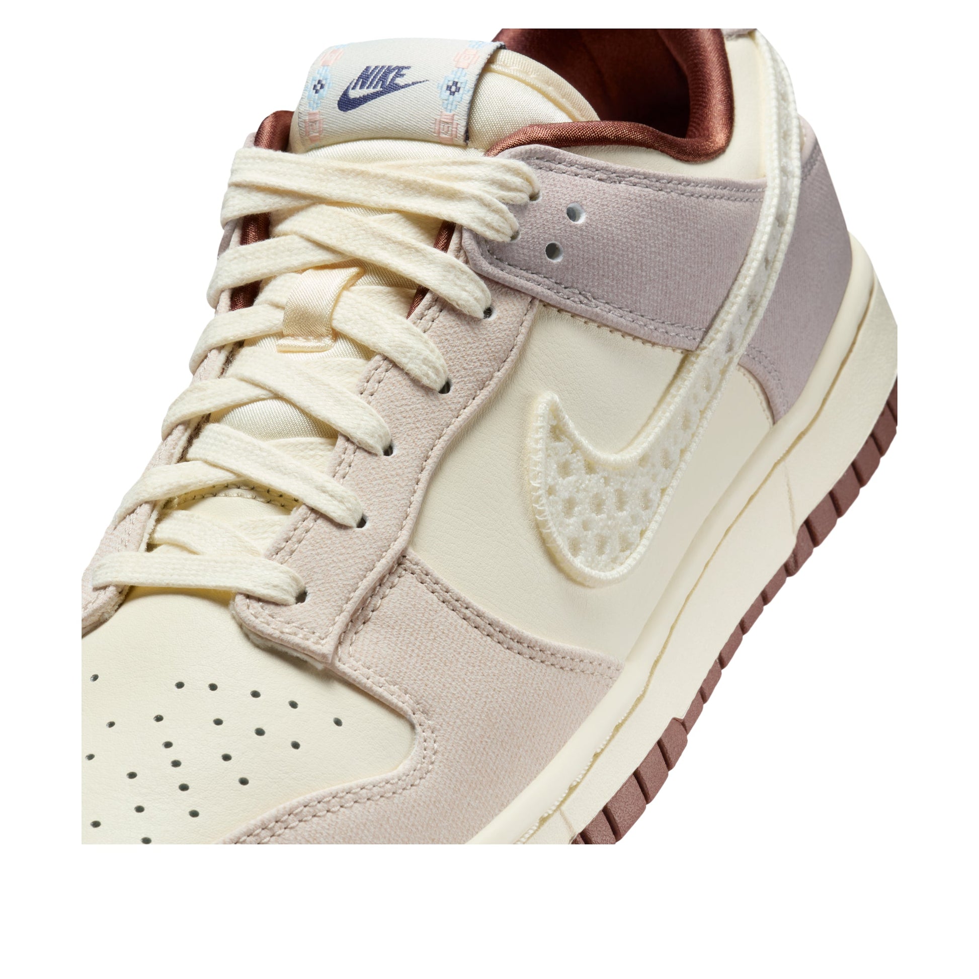 (WMNS) Nike Dunk Low 'Crochet Swoosh' IH7353-010