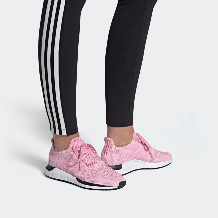 (WMNS) adidas Swift Run 'True Pink' EE4553