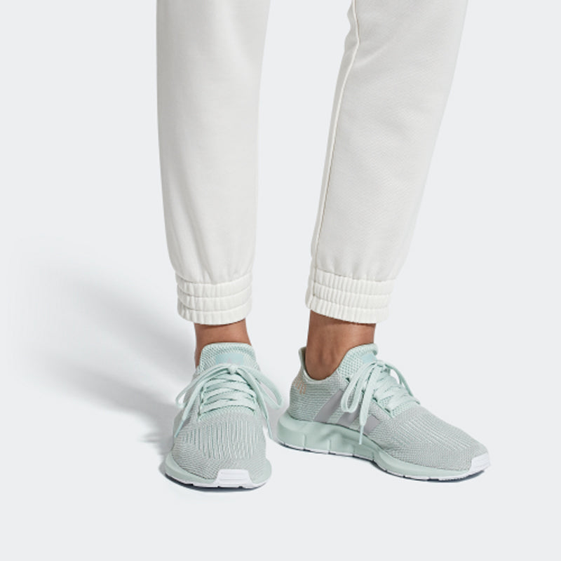 (WMNS) adidas Swift Run 'Green Grey' B37720