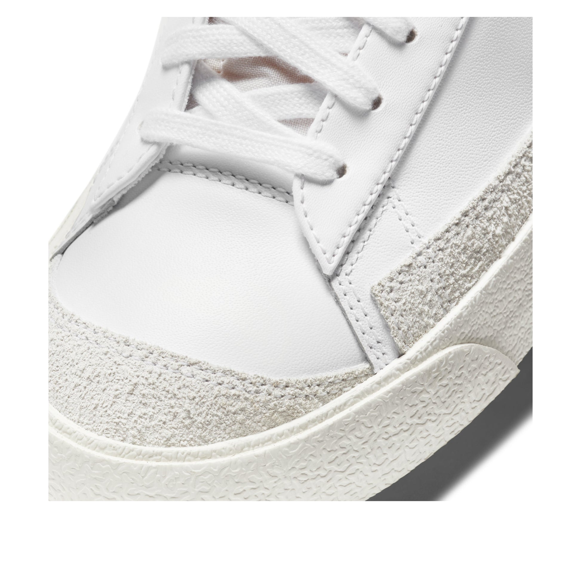 Nike Blazer Mid '77 Vintage 'White Black' BQ6806-100