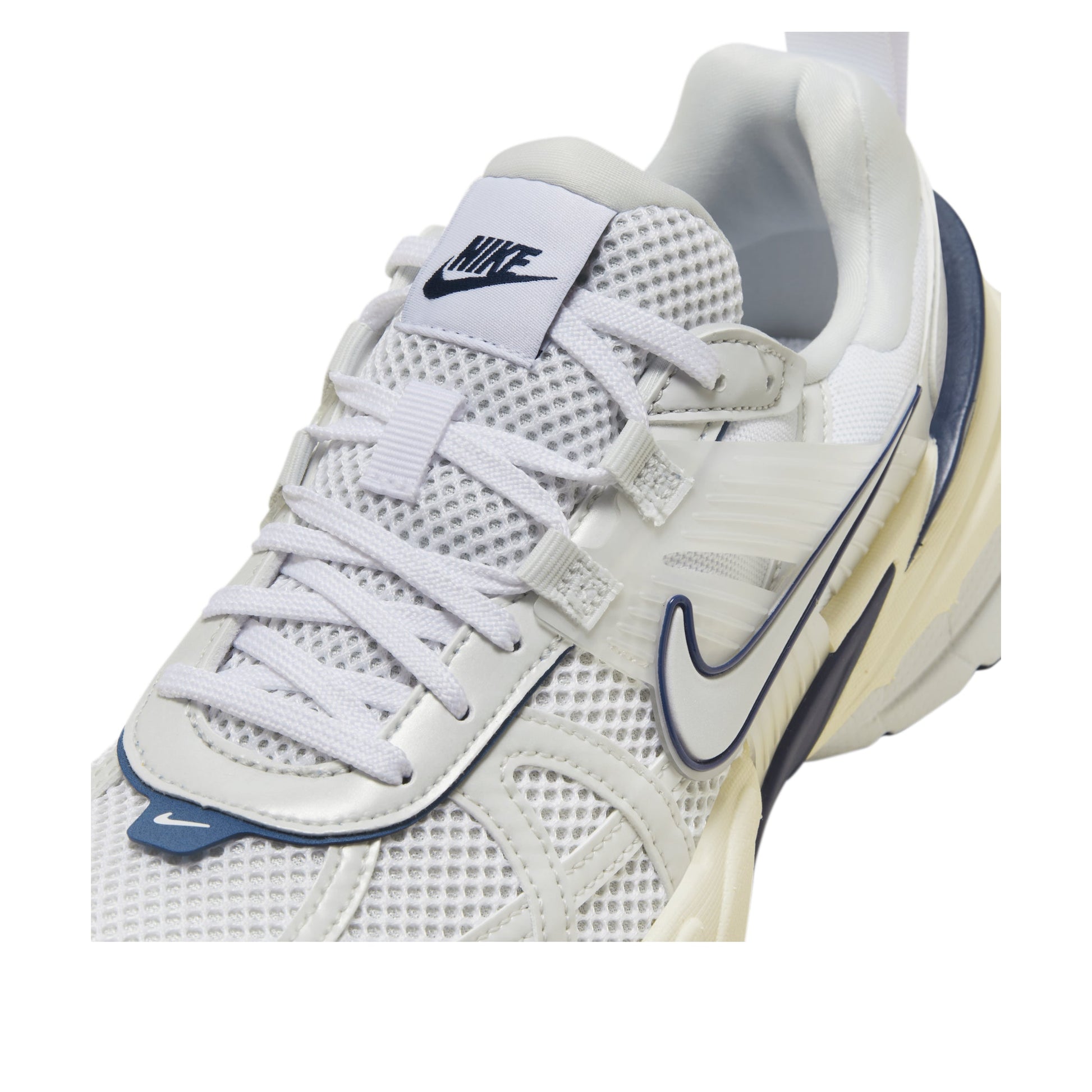 (WMNS) Nike V2K Run 'Summit White Navy' FD0736-102