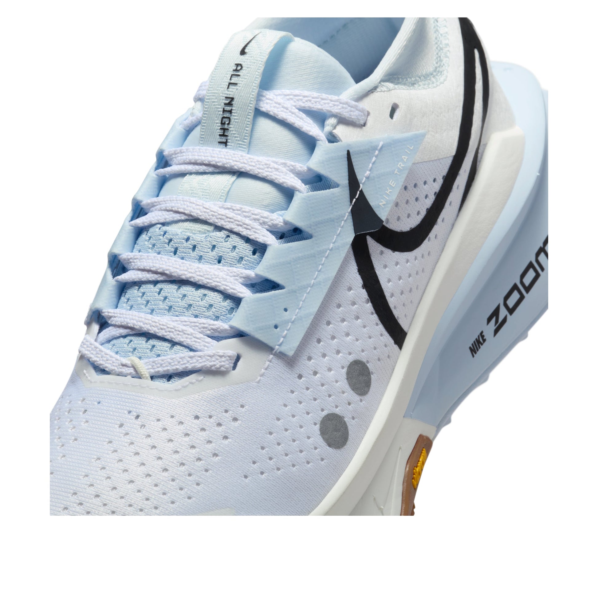 (WMNS) Nike ZoomX Zegama Trail 2 'White Blue Tint Gum' FD5191-104