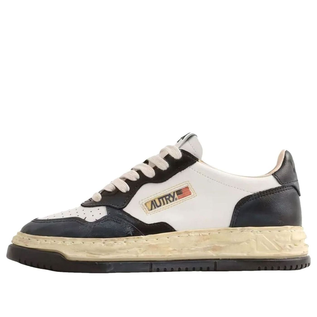 AUTRY × Maison MIHARA YASUHIRO General Scale Medalist Low Supervintage 'Black White' C15FW301-BLACK-WHITE