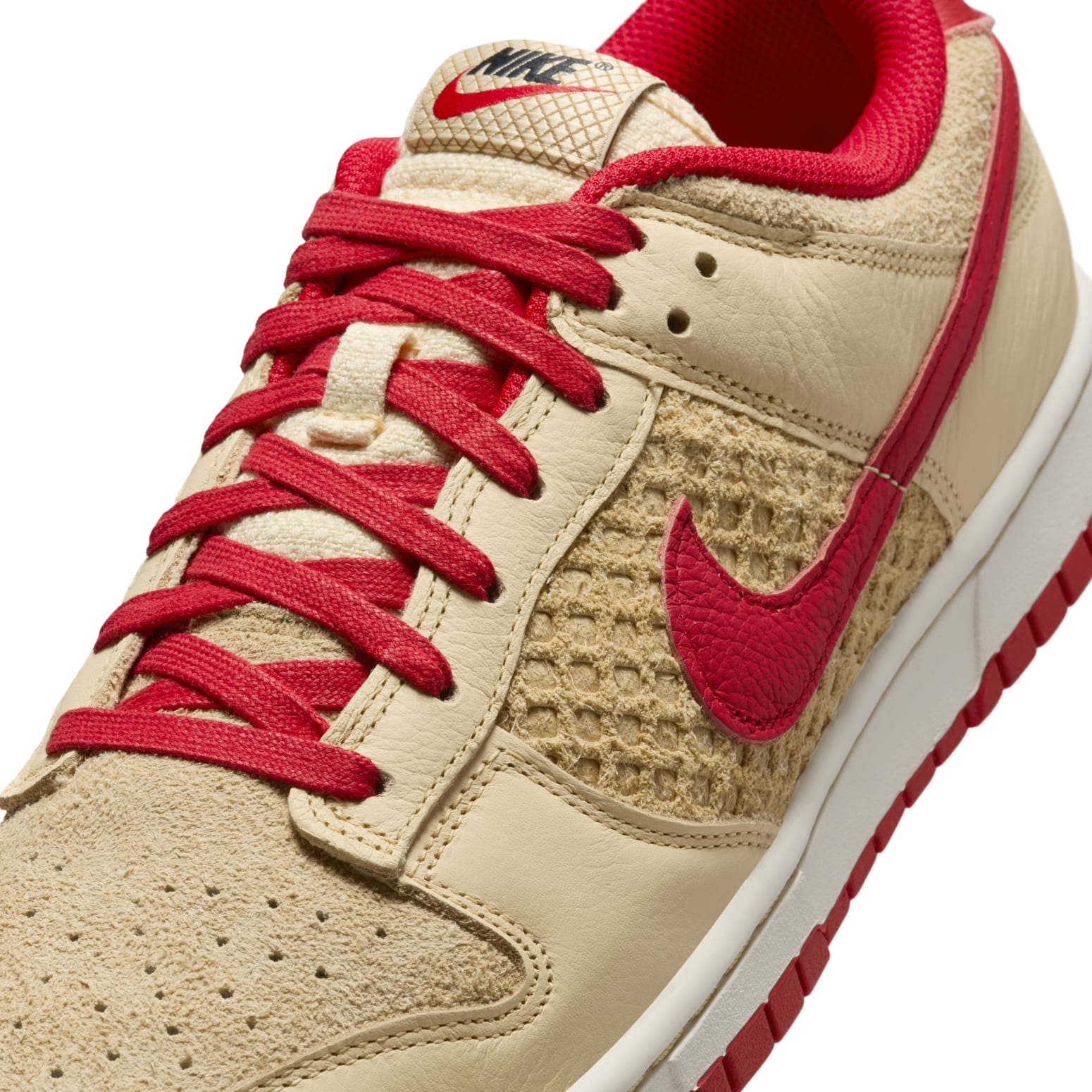 Nike Dunk Low 'Strawberry Waffle' HJ9100-294