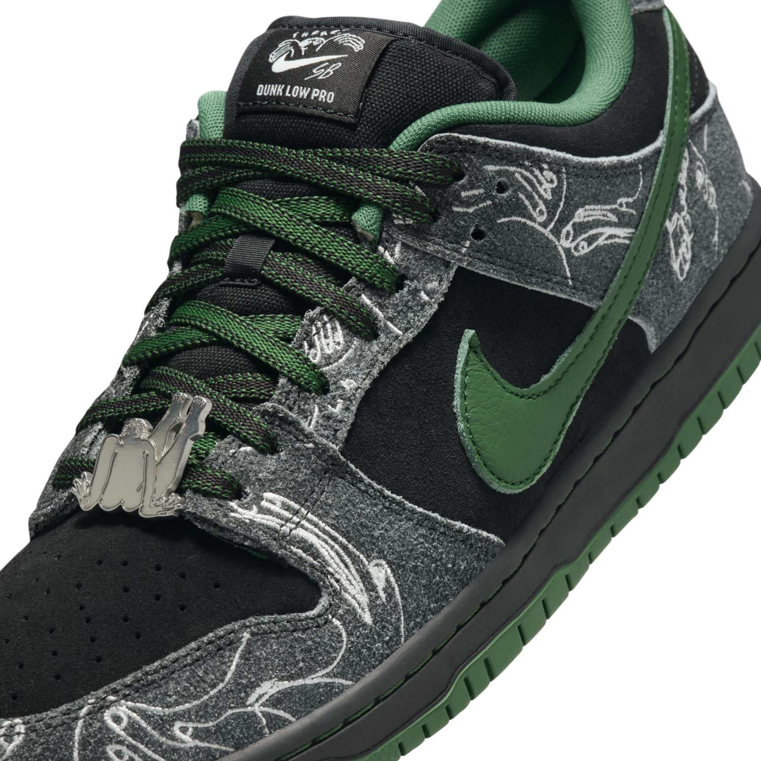 Nike x There Skateboard SB Dunk Low Pro 'Anthracite Gorge Green' HF7743-001