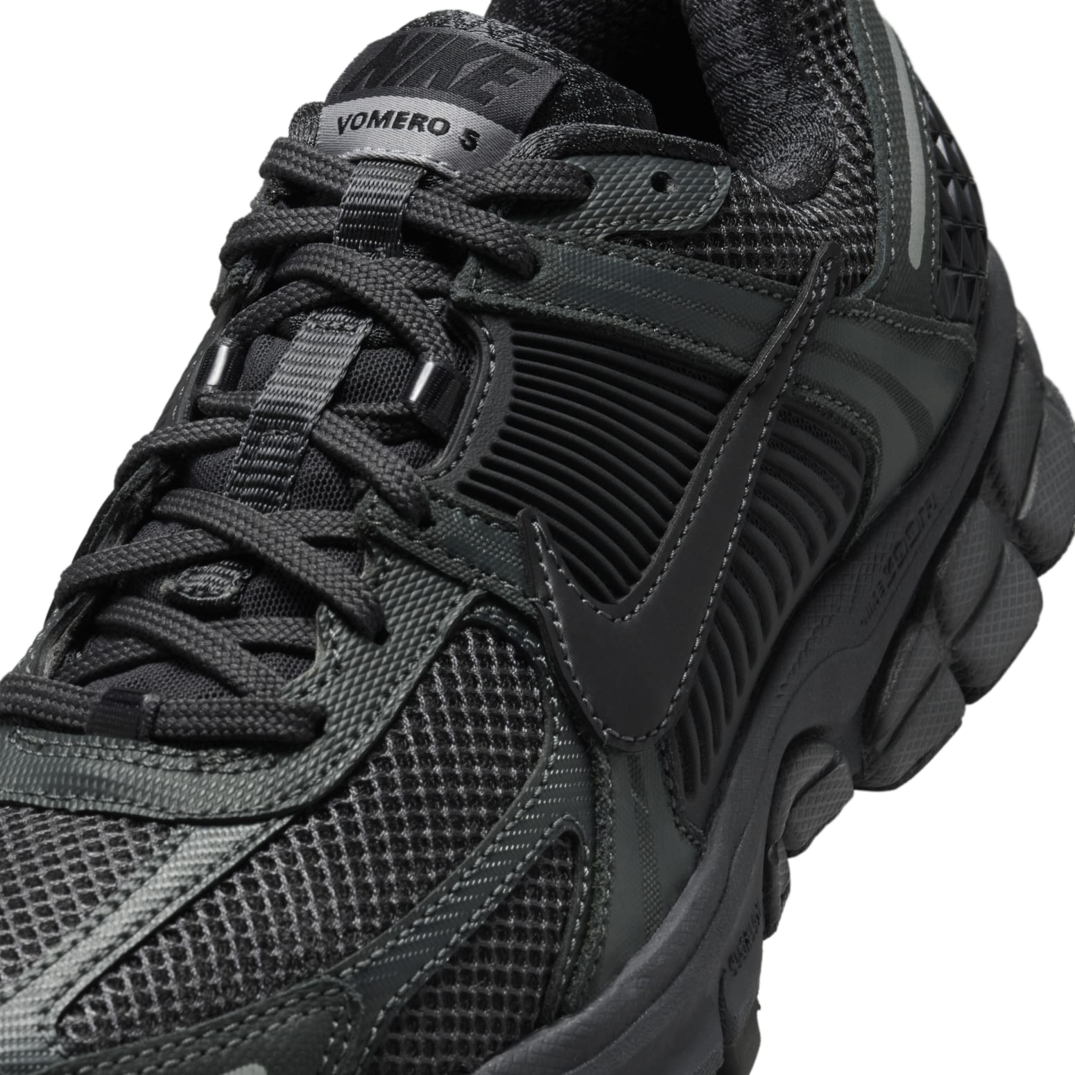 (WMNS) Nike Air Zoom Vomero 5 'Triple Black' FQ7079-002