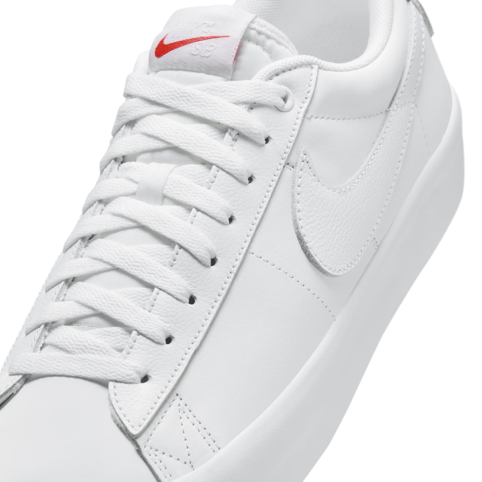 Nike SB Zoom Blazer Low Pro GT ISO 'Triple White' DR9099-101