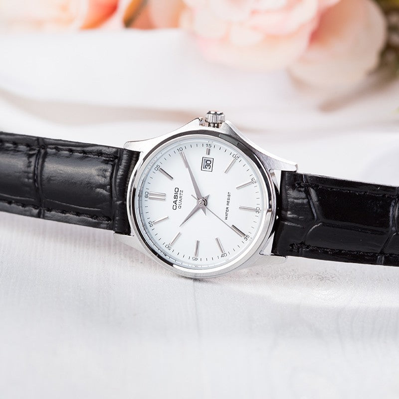 CASIO General DRESS Japan / South Korea Fashion Couple White Analog MTP-1183E-7A&LTP-1183E-7A