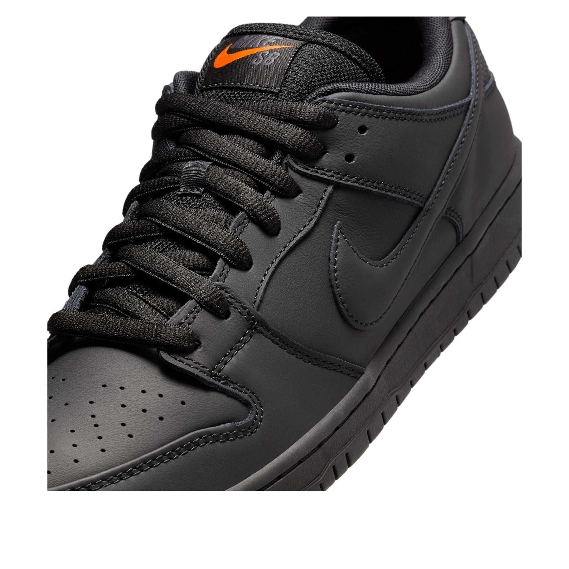 Nike SB Dunk Low Pro 'Triple Black' FJ1674-001