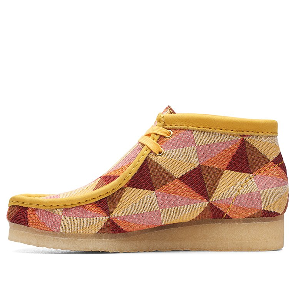 (WMNS) Clarks Wallabee Boots 'Yellow Combination' 26166092