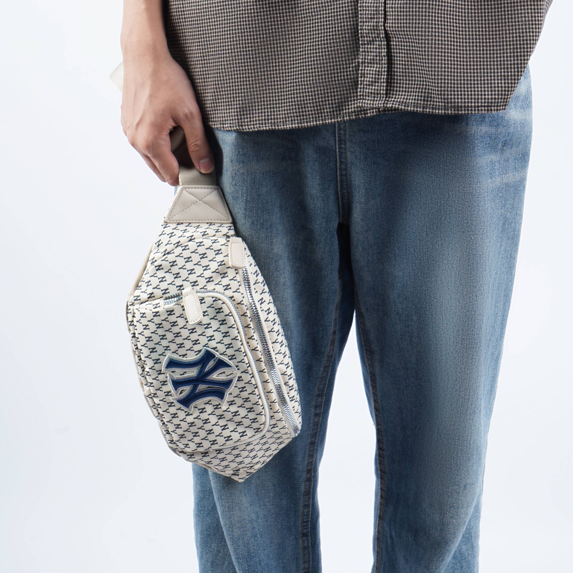 MLB Monogram Series Retro Full Print NY New York Yankees Casual Classic fanny pack White 32BGC9941-50I