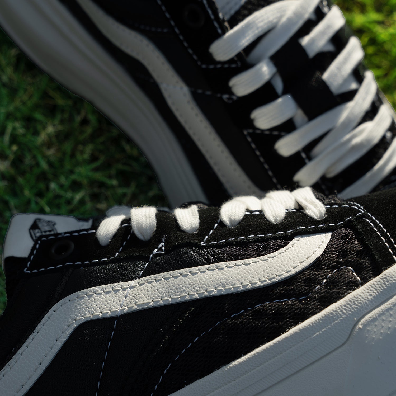 81312Vans Old Skool Overt Plus CC 'Black White' VN0A4BVL1KP