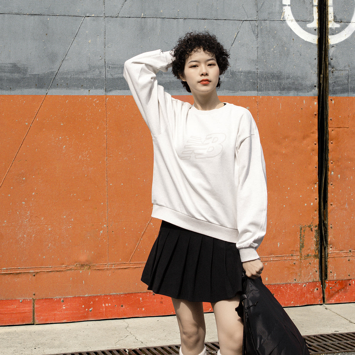 (WMNS) New Balance Logo Sweatshirt Asia Sizing 'White Grey' 5CC39752-OA
