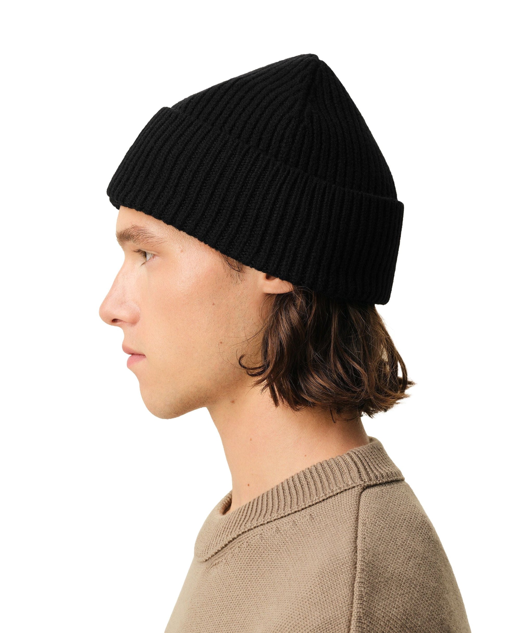 AMI FW25 Contrasted Ami De Coeur Wool Beanie 'Black' BFUHA116-018-009