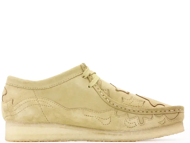 Clarks x Supreme Wallabee 'Tan' 26172611