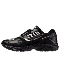 Mizuno x SBTG Wave Rider 10 'Black' D1GD252601