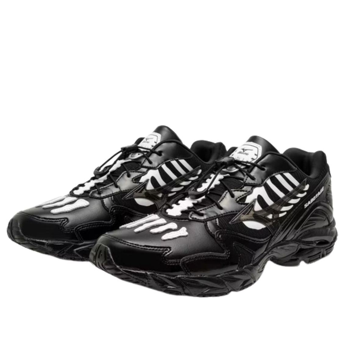 Mizuno x SBTG Wave Rider 10 'Black' D1GD252601