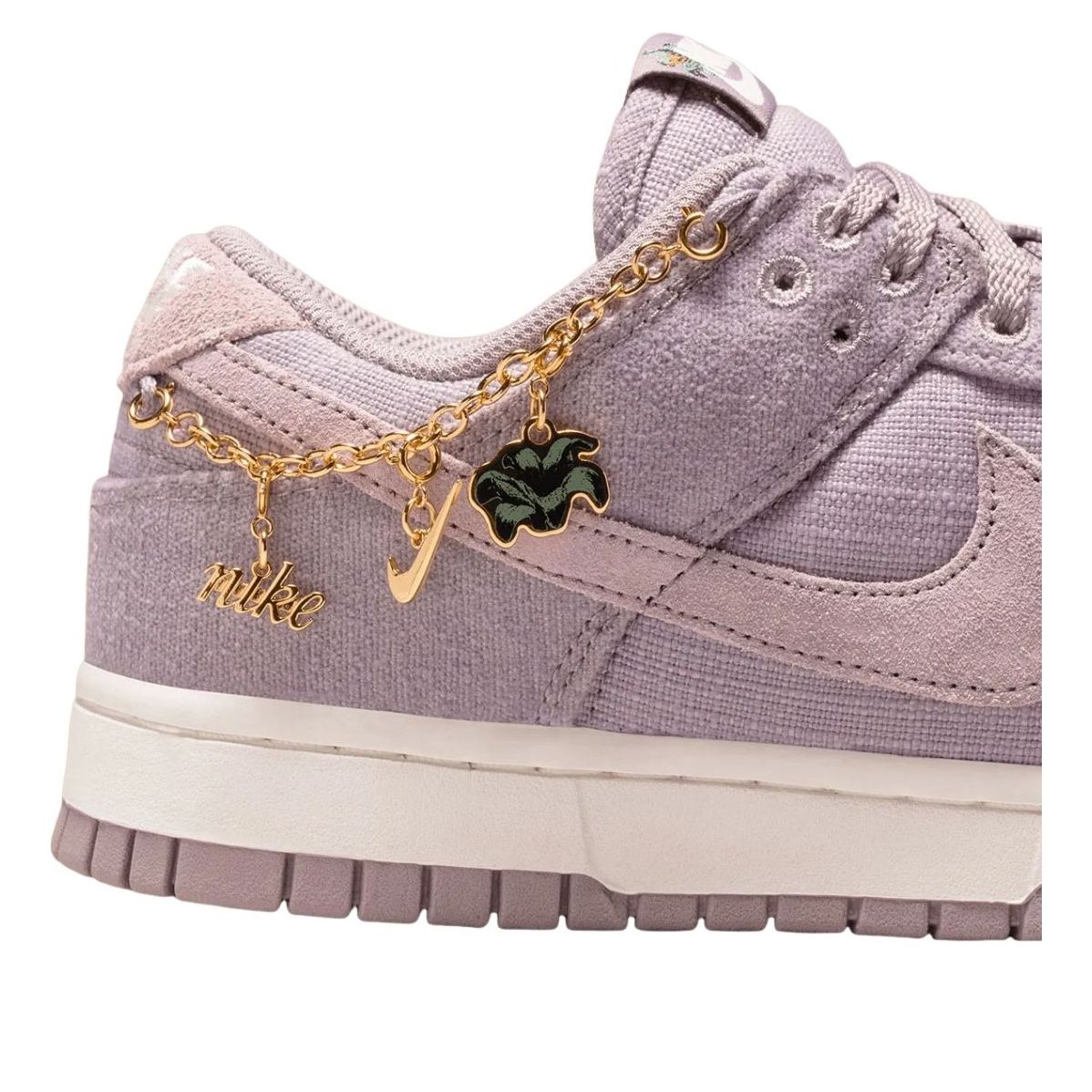 (WMNS) Nike Dunk Low 'Now Accepting All Flowers' IQ0386-226