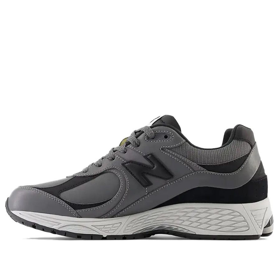 New Balance 2002R 'Vintage Leather Pack - Grey' M2002RVG