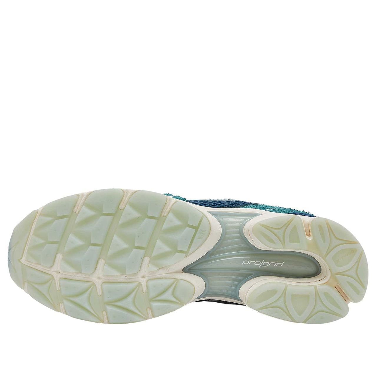 Saucony x END. ProGrid Triumph 4 'Nessie' S70874-1