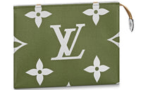 LOUIS VUITTON Toiletry Pouch 26 Monogram Giant Khaki