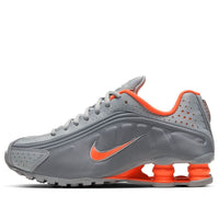 (GS) Nike Shox R4 'Light Smoke Grey Hyper Crimson' CW2626-001