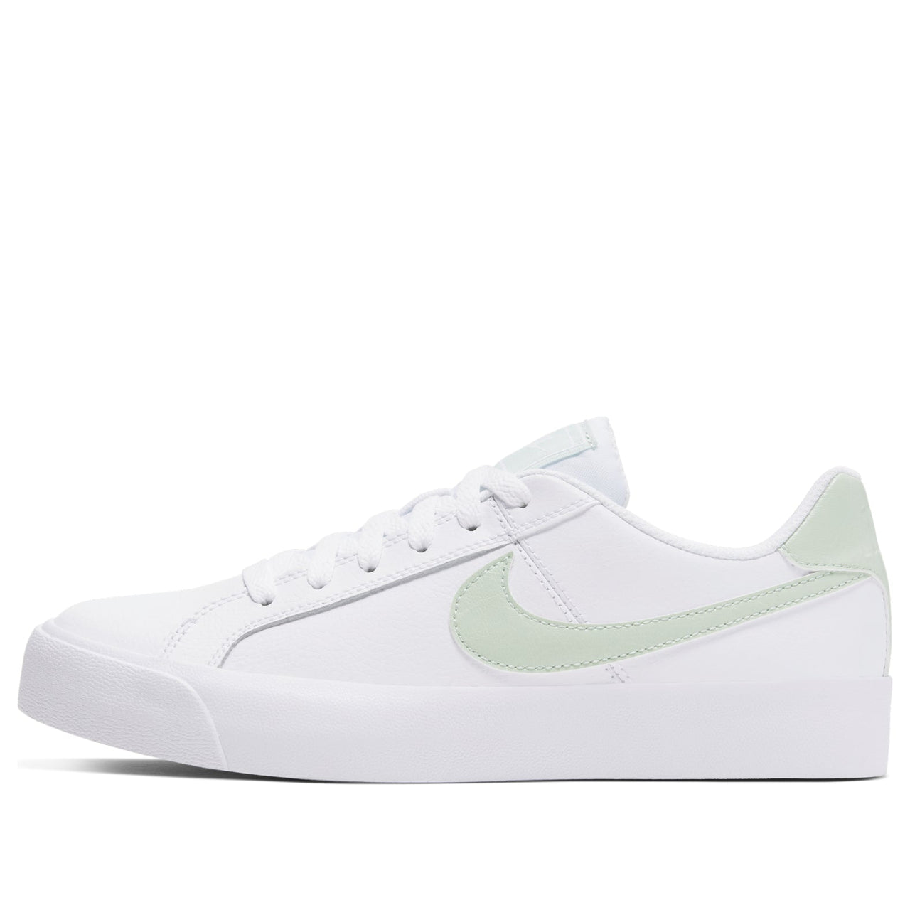 (WMNS) Nike Court Royale 'White Green' AO2810-111