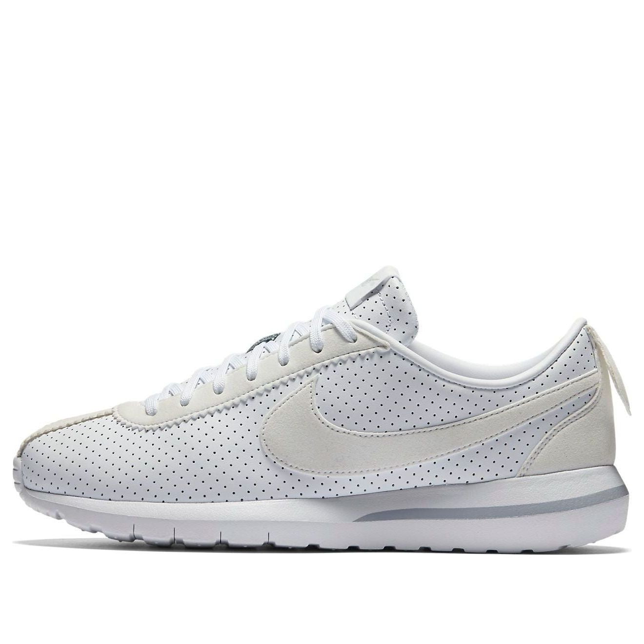 (WMNS) Nike Roshe Cortez NM 'White Pure Platinum' 833804-101