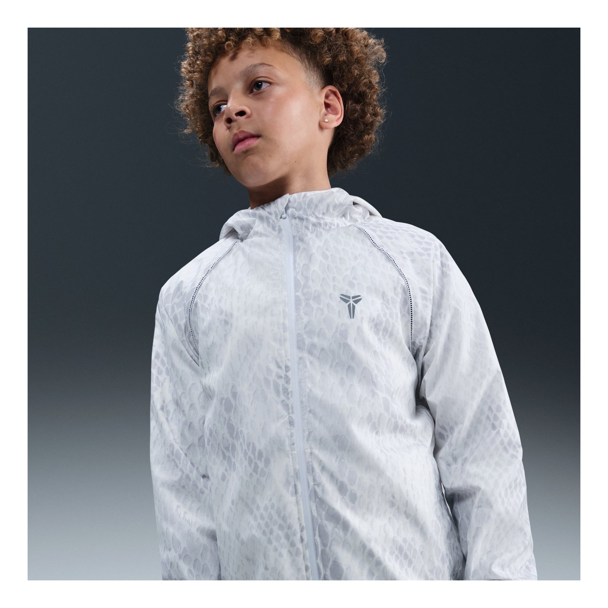 (GS) Nike Kobe Lightweight Woven Basketball Jacket 'White Reflective Silver' IB7083-100