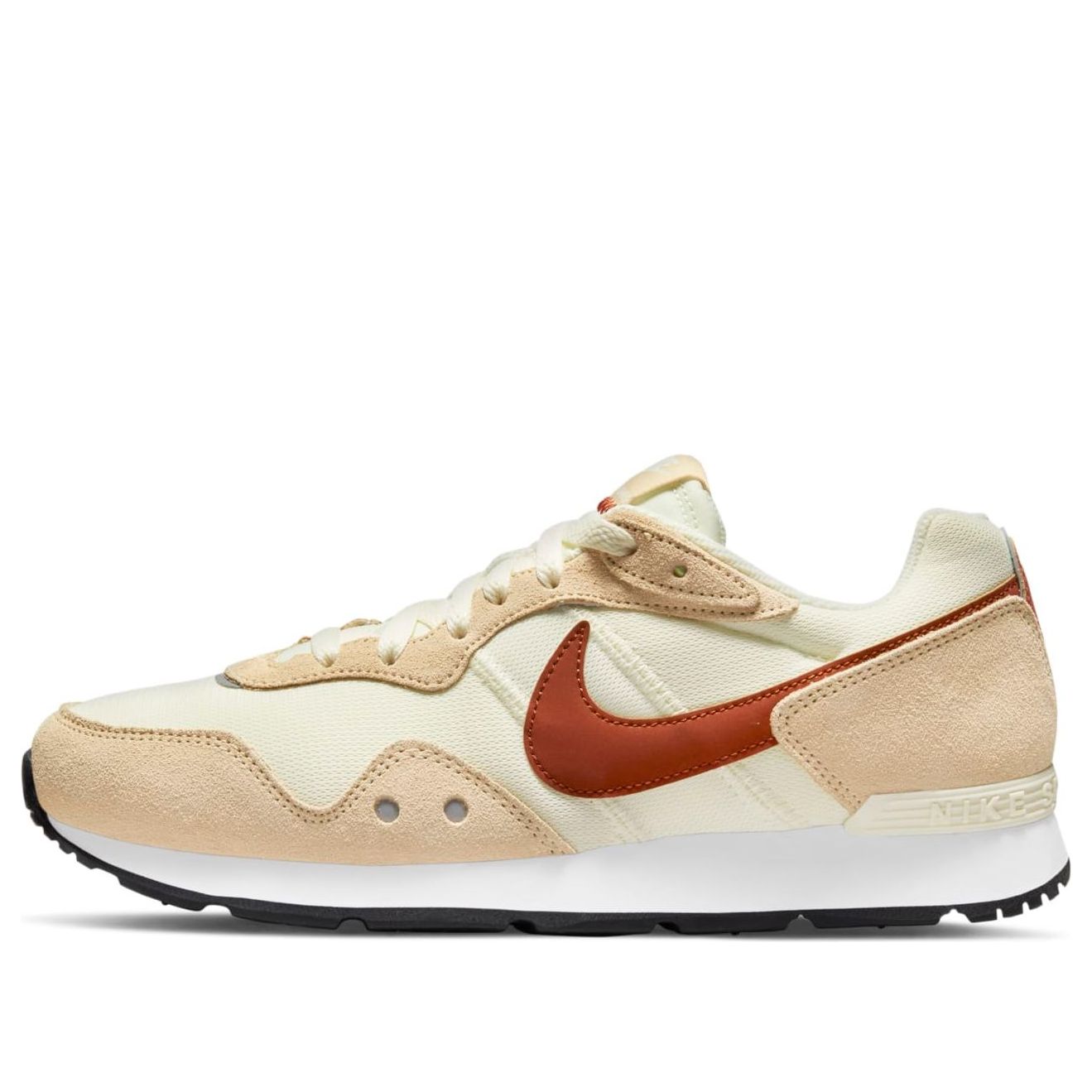 (WMNS) Nike Venture Runner Wide 'Coconut Milk' DM8454-105