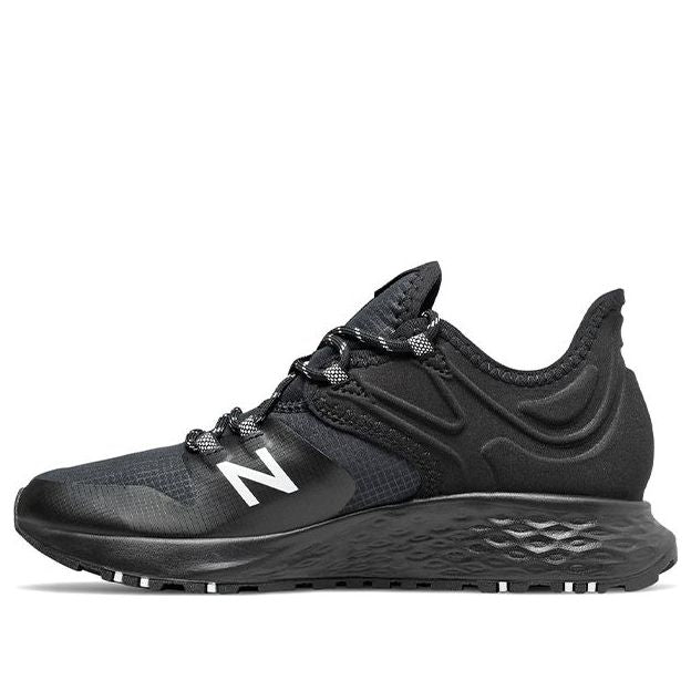 New Balance Roav Trail Black / White GETROLK