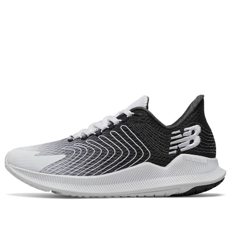 (WMNS) New Balance FuelCell Propel Black/White WFCPRCH