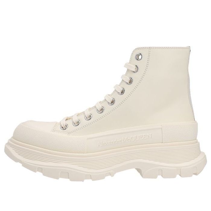 (WMNS) Alexander McQueen Tread Slick Boots 'Beige' 702041WHZ627906