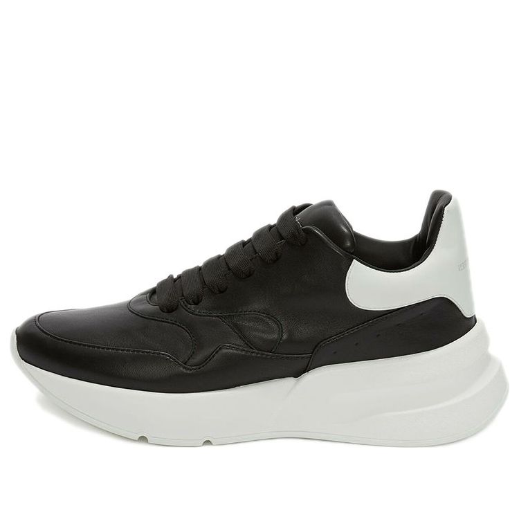 Alexander McQueen Oversized Runner 'Black White' 575425WHRU31070