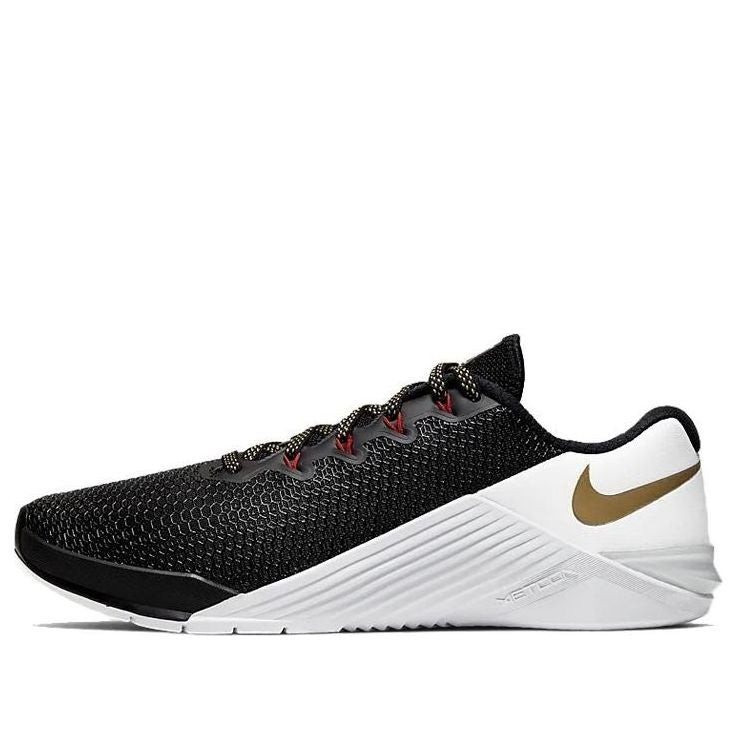 (WMNS) Nike Metcon 5 'Black Metallic Gold' AO2982-076