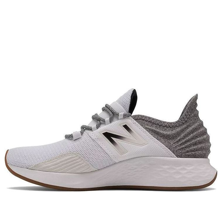(WMNS) New Balance Fresh Foam Roav 'Tee Shirt - White Black' WROAVTW