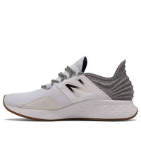 (WMNS) New Balance Fresh Foam Roav 'Tee Shirt - White Black' WROAVTW