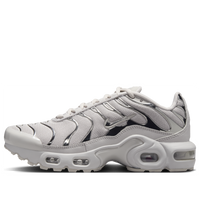 (GS) Nike Air Max Plus 'Light Iron Ore Gym Red Smoke Grey Metallic Silver' FZ0977-001