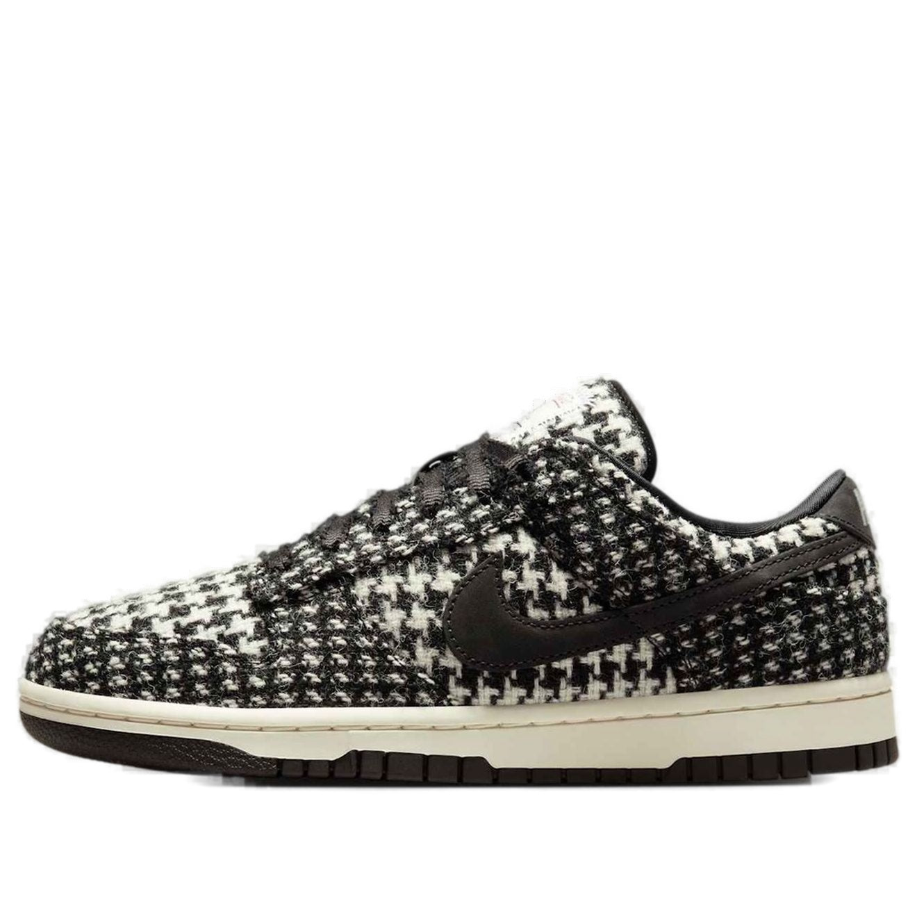 (WMNS) Nike x Harris Tweed Dunk Low 'White Black' HQ5036-901