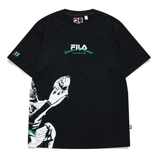 Men's FILA FUSION Baseball Sports Printing Knit Loose Short Sleeve Dark Black T-Shirt T11M132109F-BK