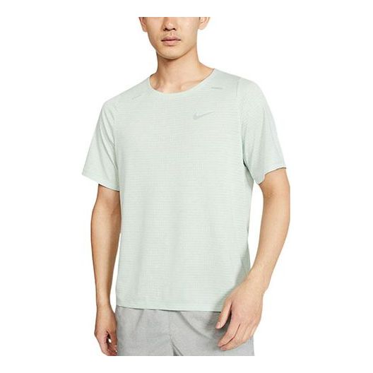 Men's Nike Training Quick Dry Solid Color Sports Short Sleeve Light Green T-Shirt DD1535-321